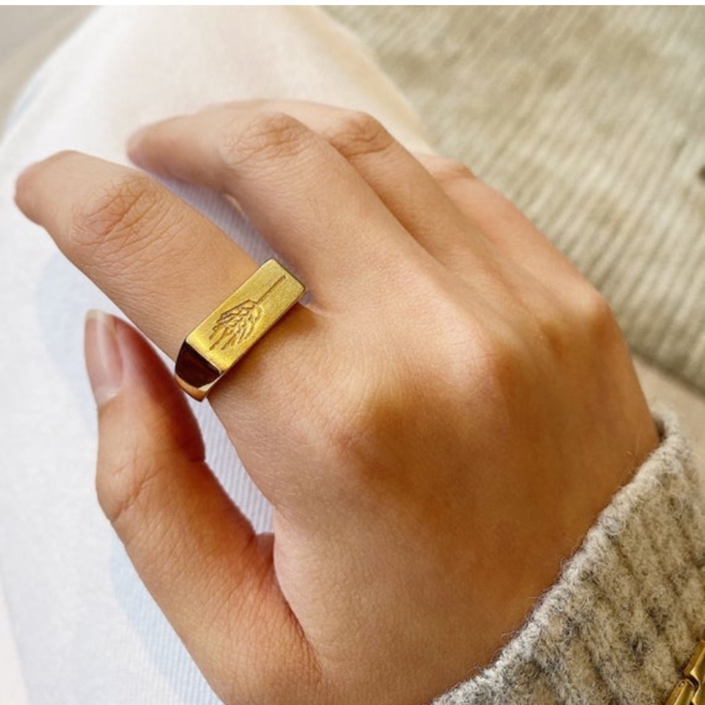14k Gold Rectangular Signet Ring - Picture 3 of 8